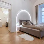 Arch Iv.