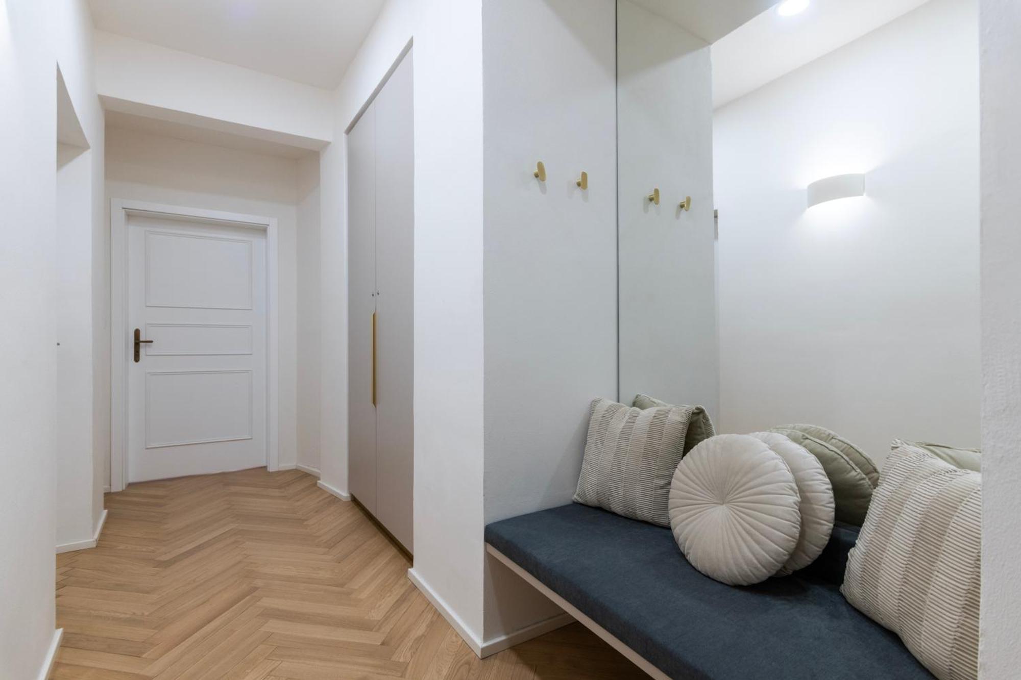 Apartment Arch Iv. *